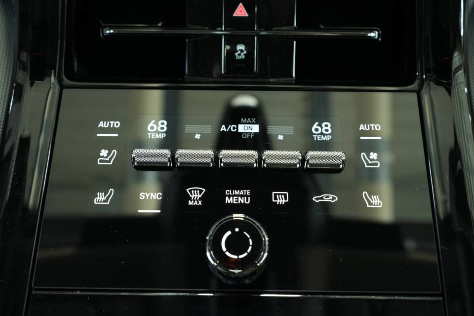 Certified 2025 Porsche Panamera 4 AWD/4WD image 22