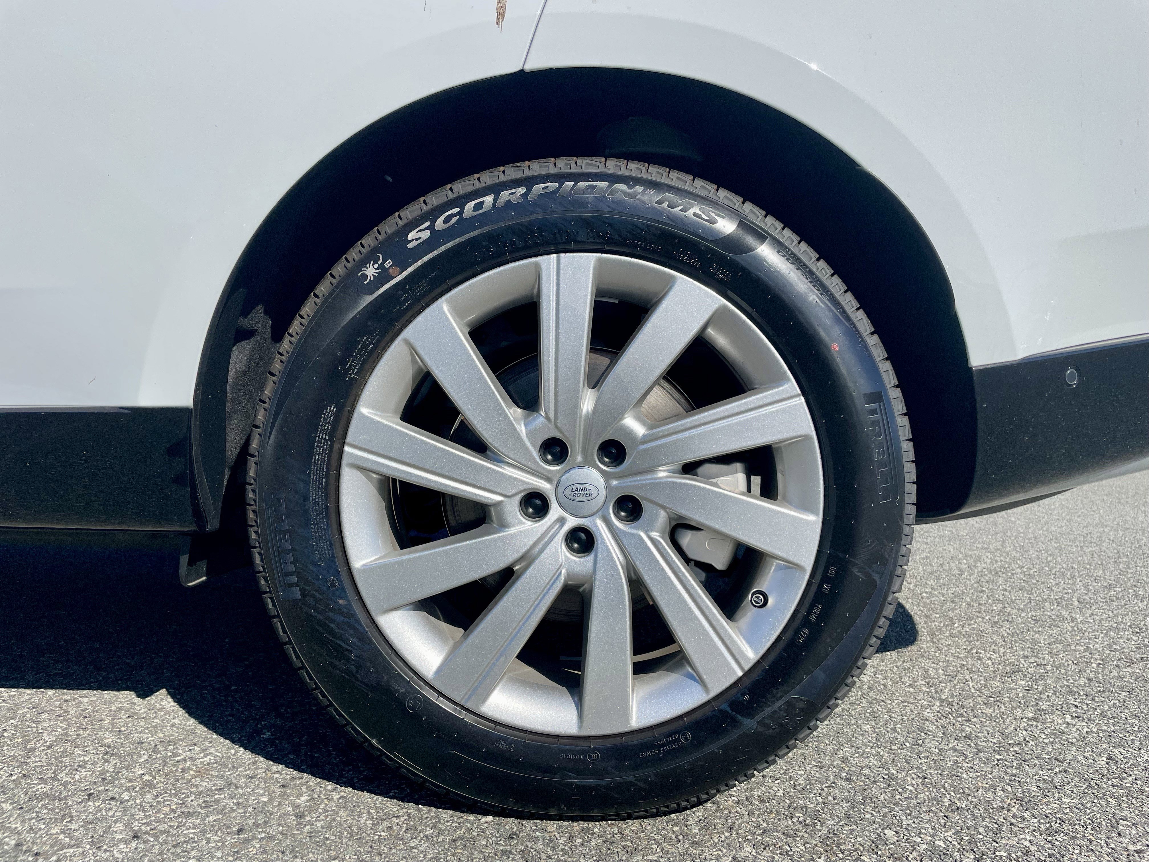 New 2025 Land Rover Range Rover SE image 10