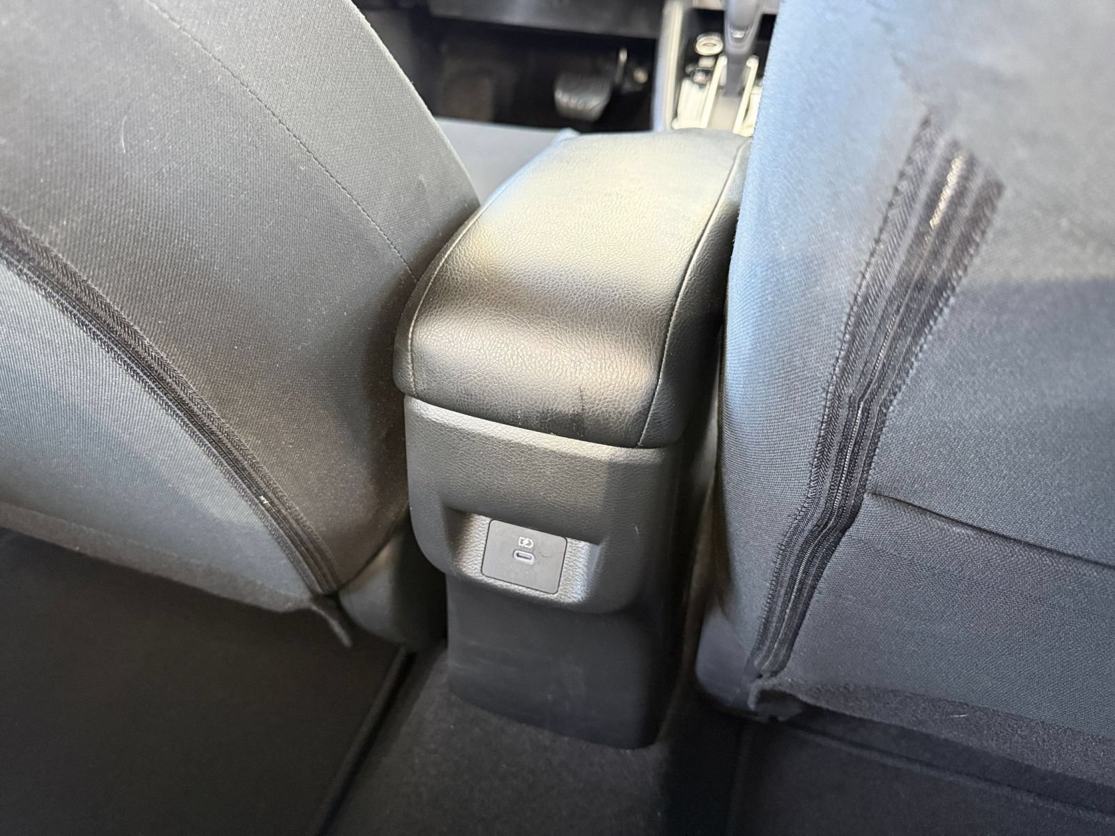 Used 2025 Nissan Versa SV FWD image 19