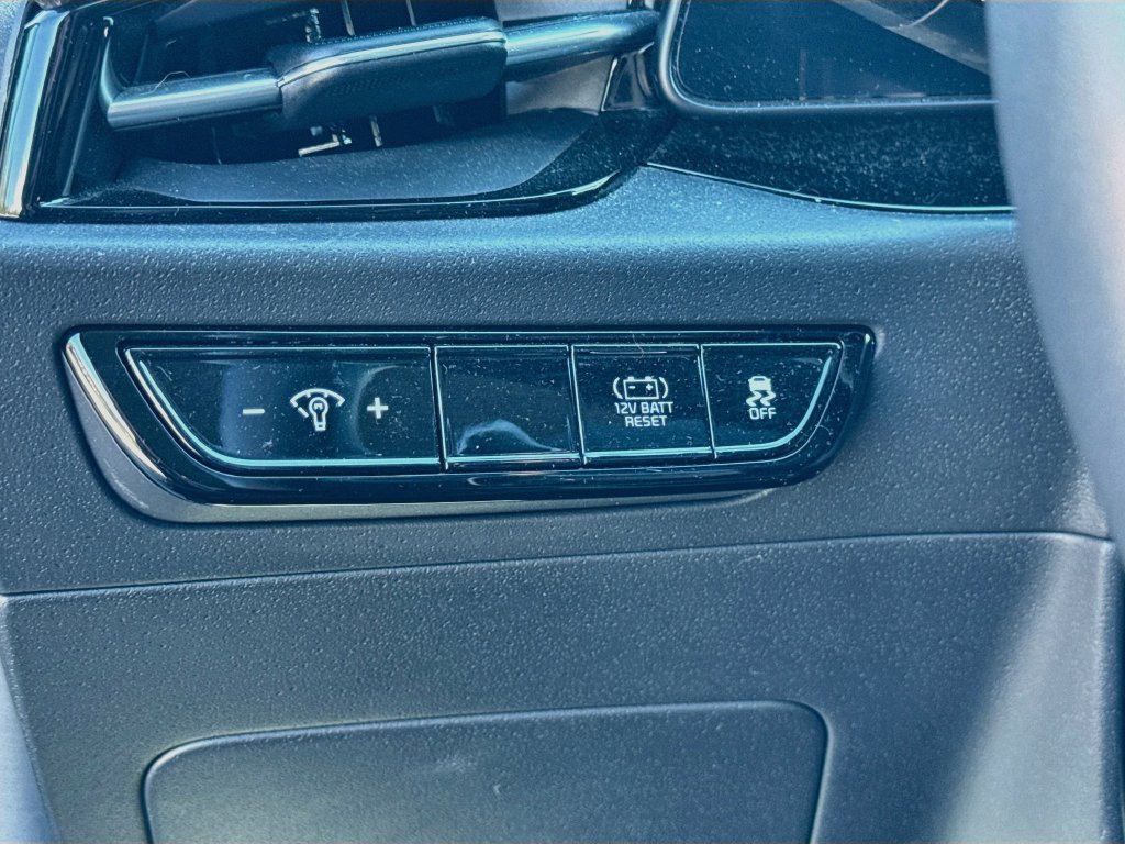 Certified 2023 Kia Niro EX FWD image 13