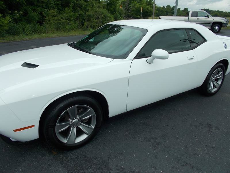 Used 2019 Dodge Challenger SXT RWD image 7