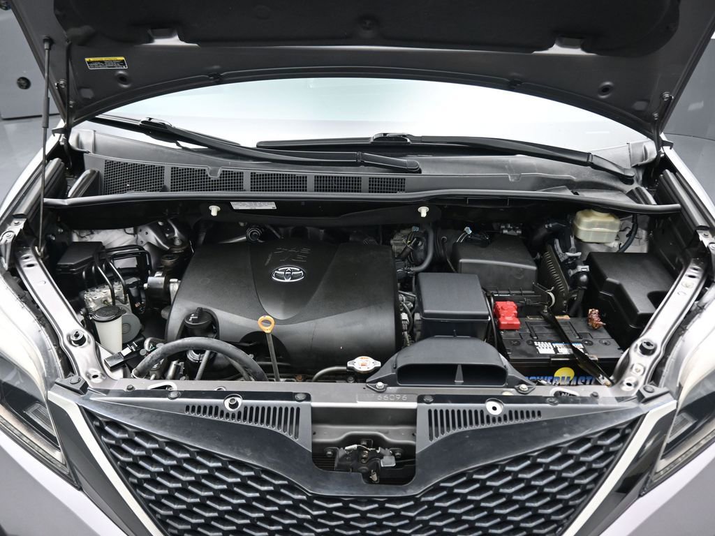 Used 2017 Toyota Sienna SE w/ SE Preferred Package image 64