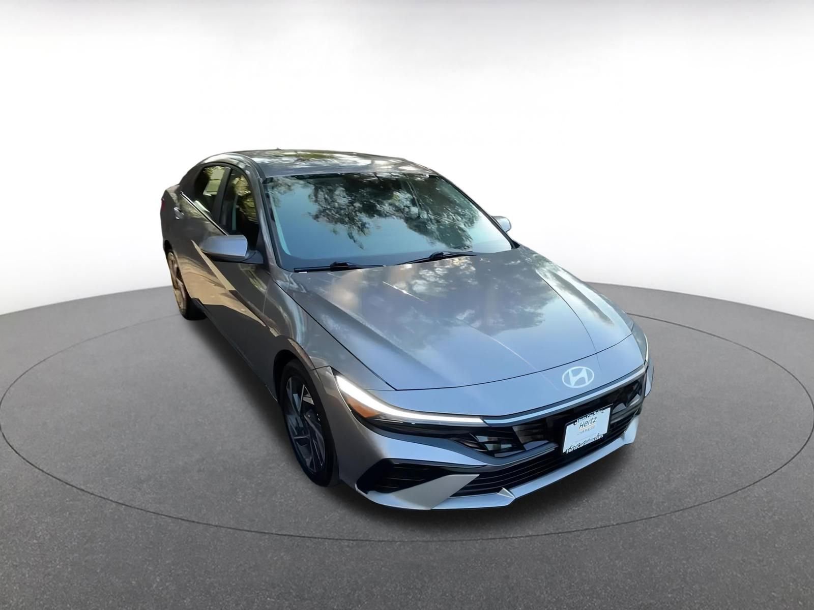 Used 2025 Hyundai Elantra SEL image 3