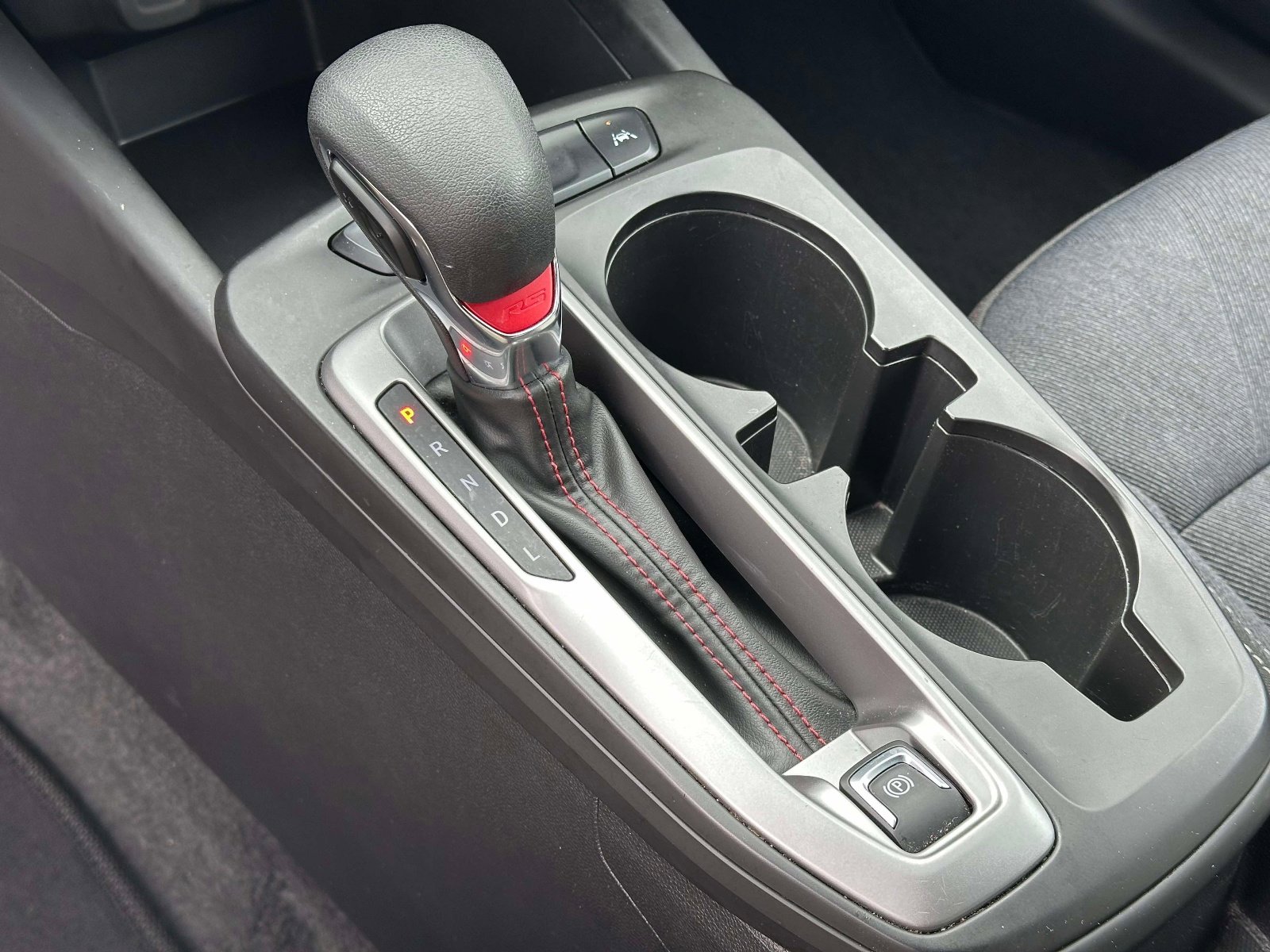 Certified 2024 Chevrolet Trax RS image 30