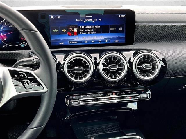 Used 2025 Mercedes-Benz CLA 250 image 8