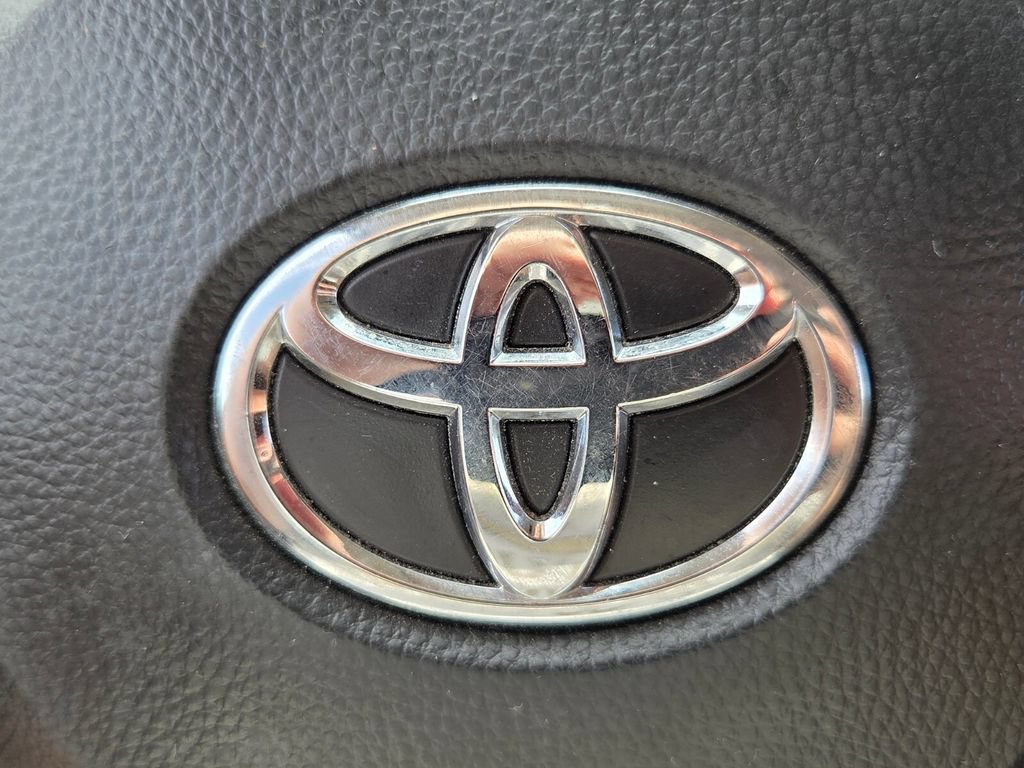 Used 2025 Toyota Corolla LE FWD image 29