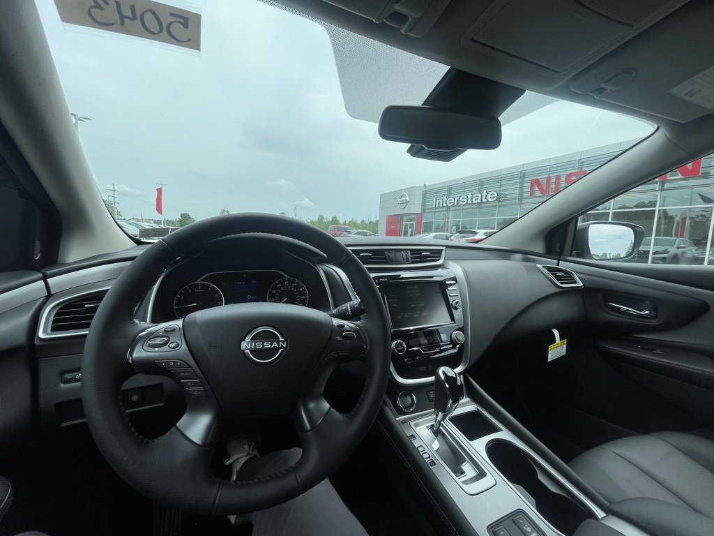 Certified 2024 Nissan Murano SV w/ SV Midnight Edition Package image 9