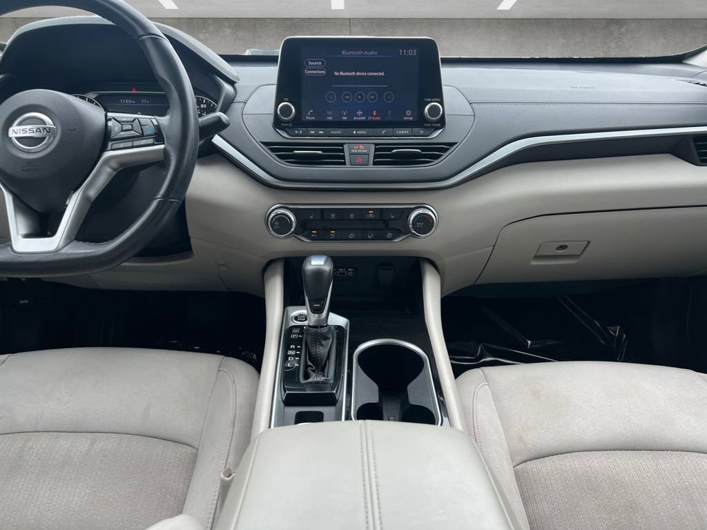 Used 2021 Nissan Altima 2.5 SV w/ SV Premium Package FWD image 3