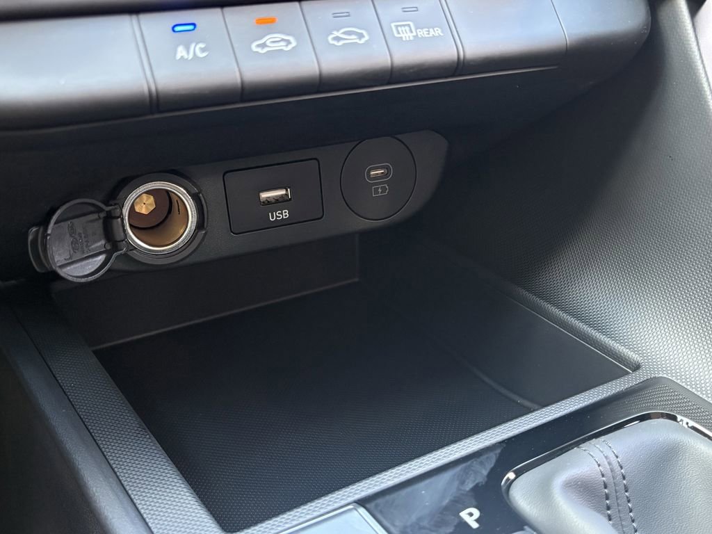 New 2025 Hyundai Elantra SE image 19