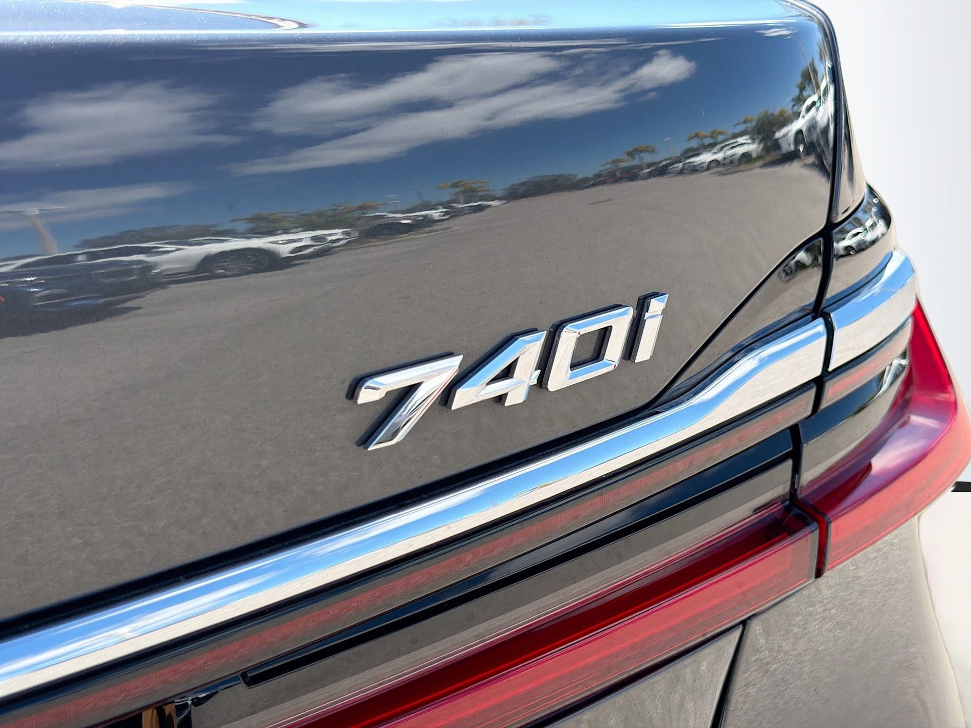 Used 2020 BMW 740i image 12