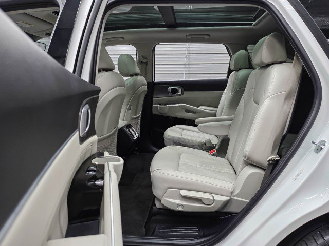 Used 2022 Kia Sorento SX Prestige w/ Panoramic Sunroof Package AWD/4WD image 15