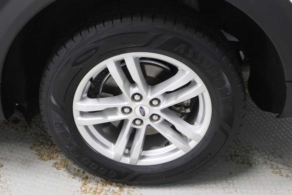 Certified 2022 Ford Explorer XLT w/ Equipment Group 202A image 19