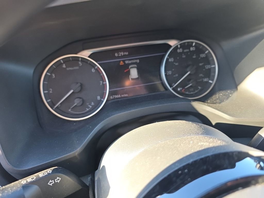 Used 2021 Nissan Rogue SV image 11