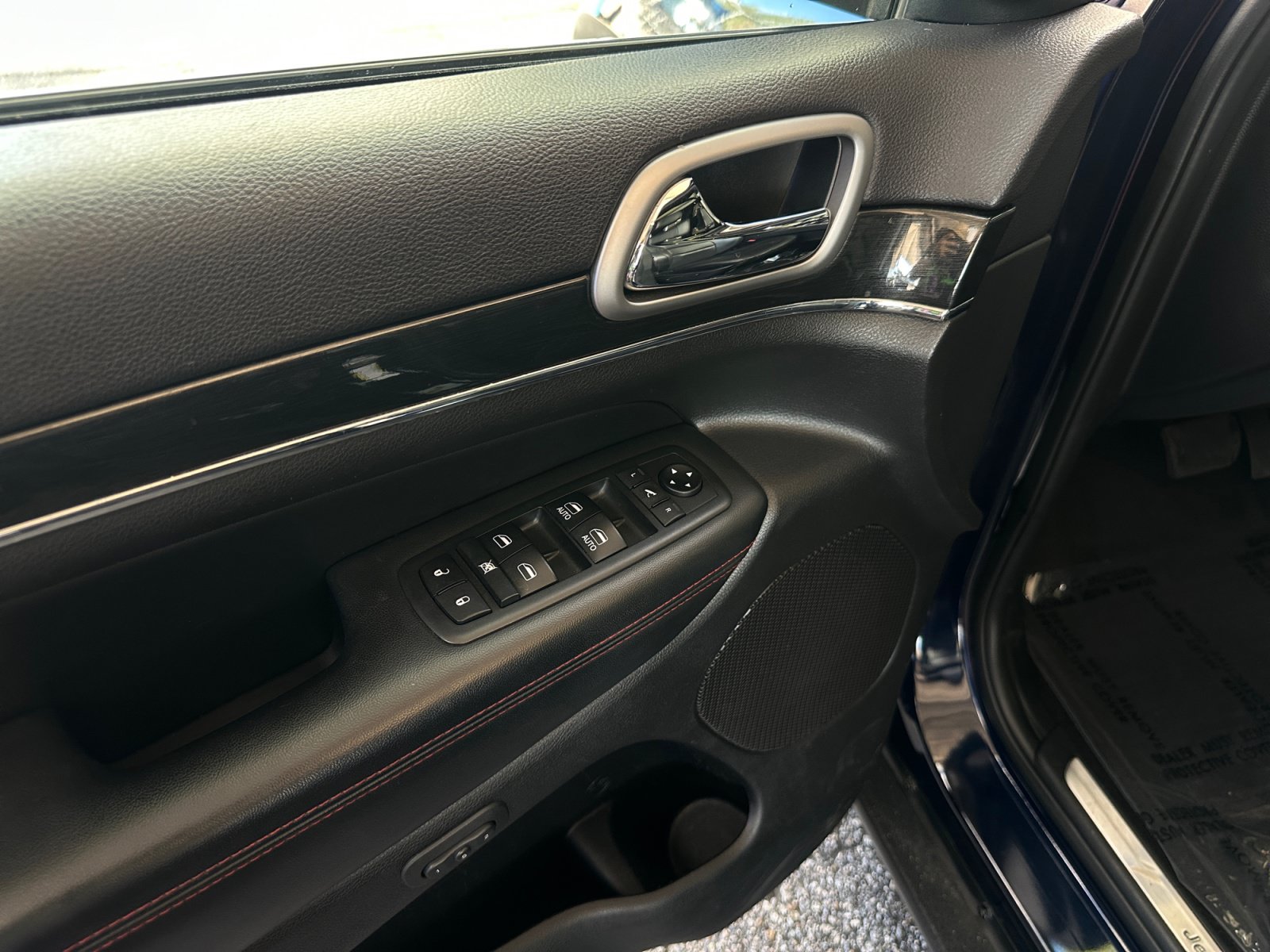 Used 2018 Jeep Grand Cherokee Trailhawk w/ Trailhawk Luxury Group AWD/4WD image 18