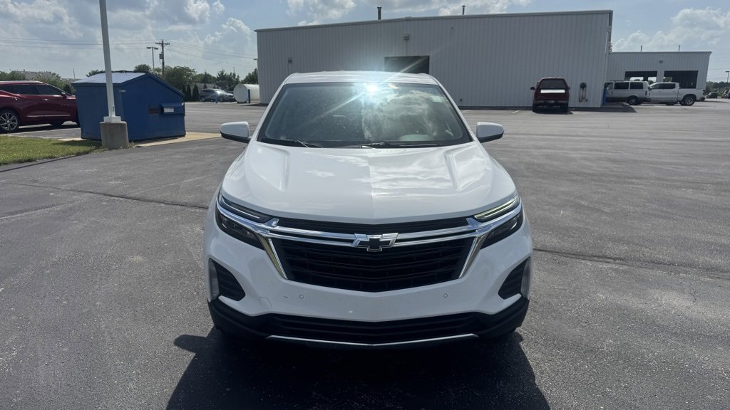 Used 2023 Chevrolet Equinox LT image 2