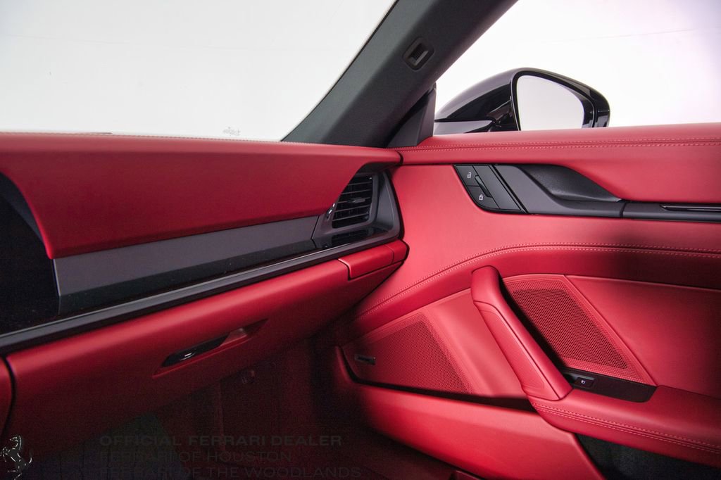 Used 2025 Porsche 911 Carrera image 18