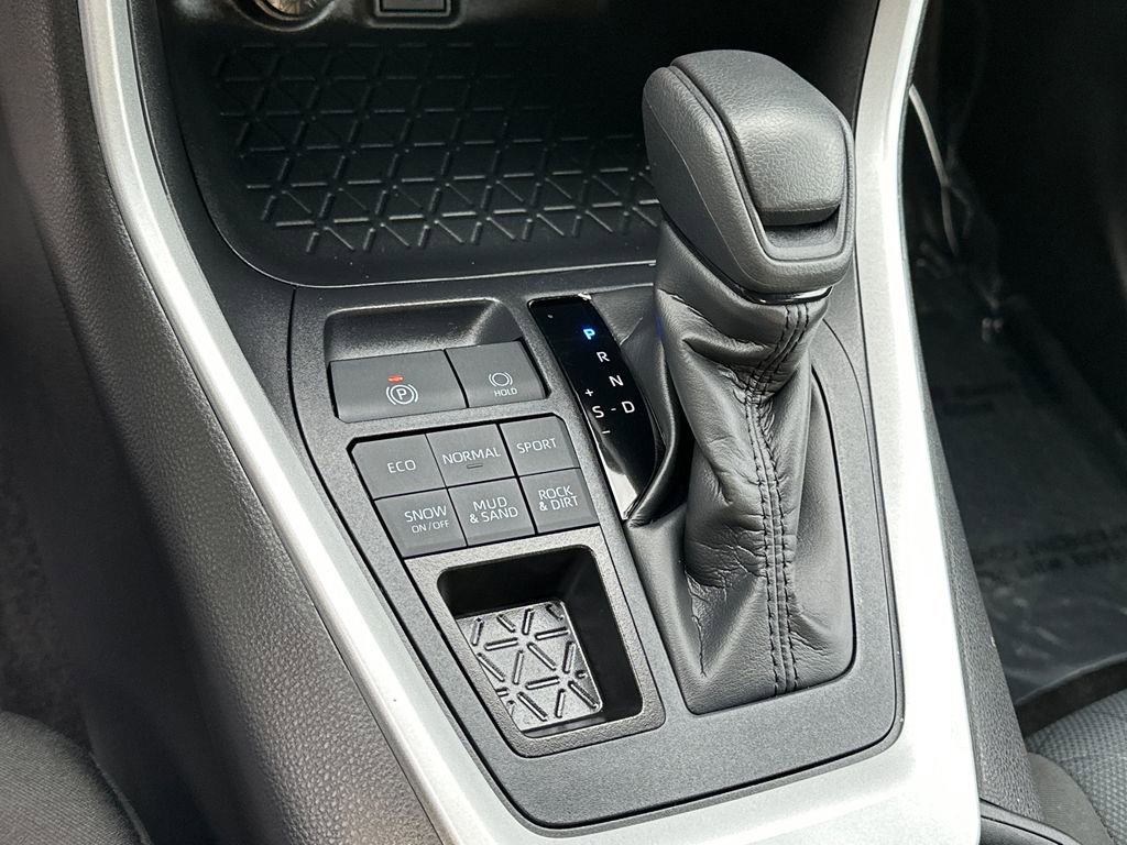 Used 2025 Toyota RAV4 XLE w/ Convenience Package AWD/4WD image 26