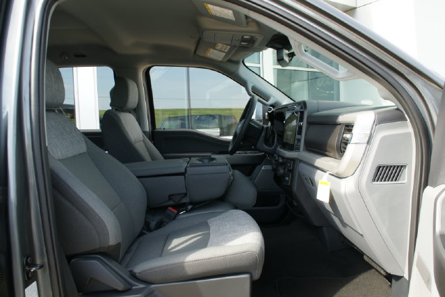 New 2026 Ford F350 XLT w/ XLT Premium Package AWD/4WD image 40
