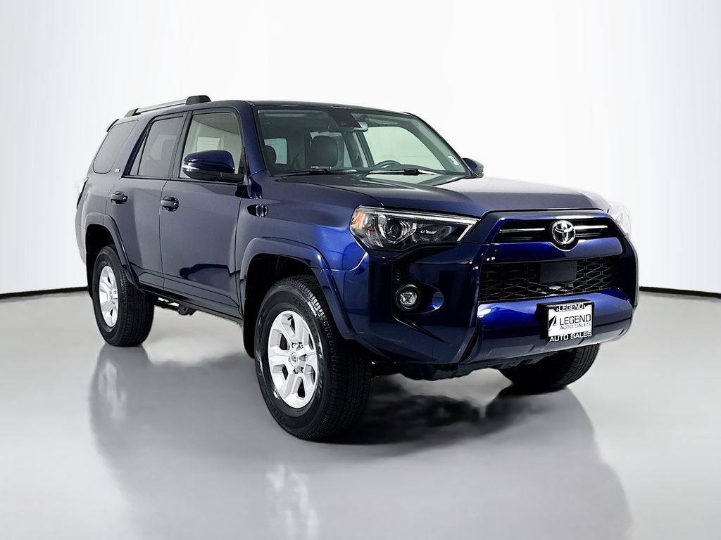 Used 2022 Toyota 4Runner SR5 Premium w/ Moonroof Package AWD/4WD image 4