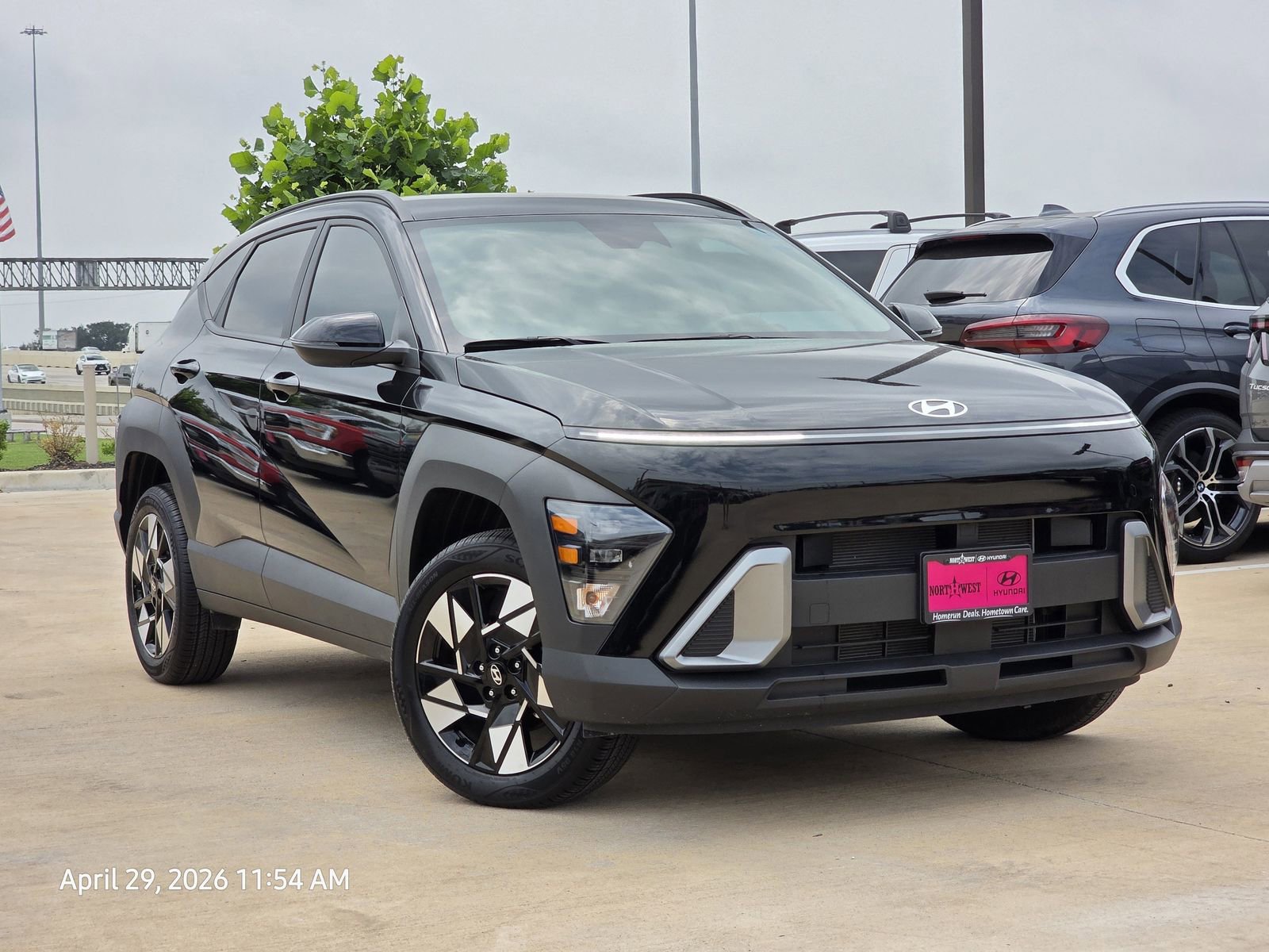 Certified 2025 Hyundai Kona SEL AWD/4WD image 1