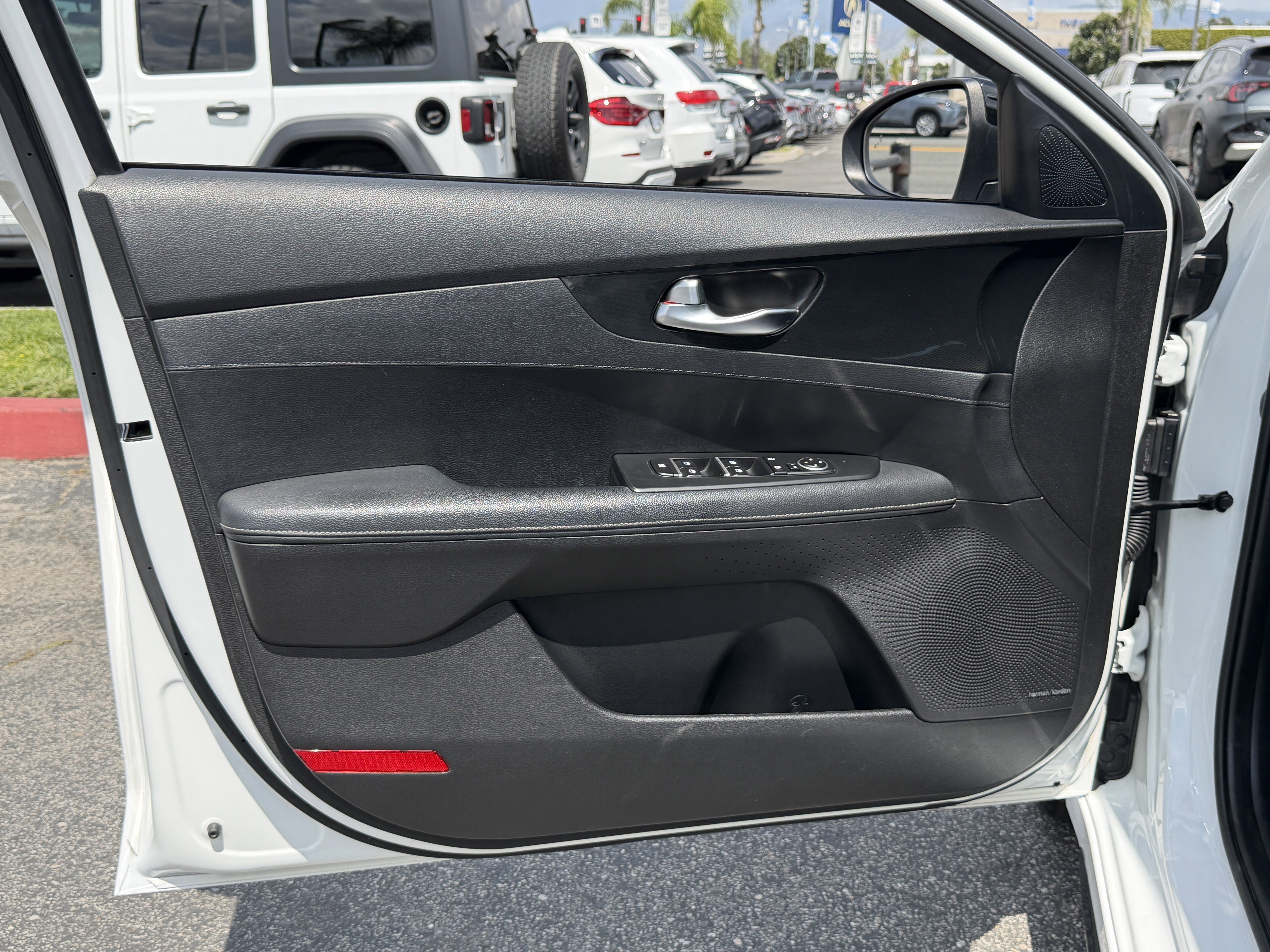 Used 2023 Kia Forte GT-Line w/ GT-Line Premium Package FWD image 13