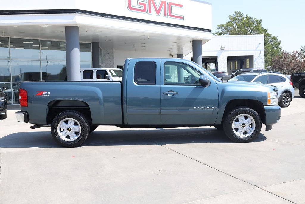 Used 2007 Chevrolet Silverado 1500 LTZ w/ Suspension Package, Off-Road" AWD/4WD image 7
