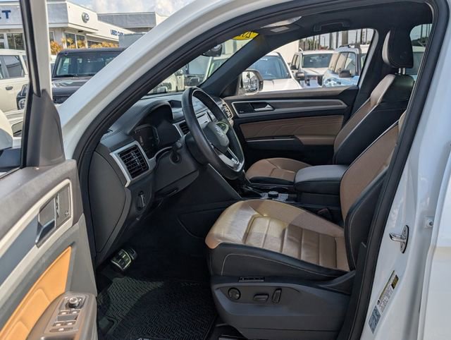 Used 2022 Volkswagen Atlas Cross Sport SEL Premium R-Line AWD/4WD image 9