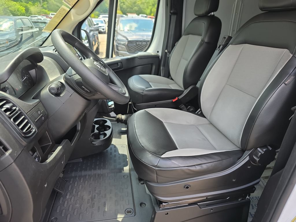 Used 2023 RAM ProMaster 2500 FWD image 11