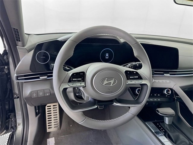 New 2025 Hyundai Elantra SEL image 13