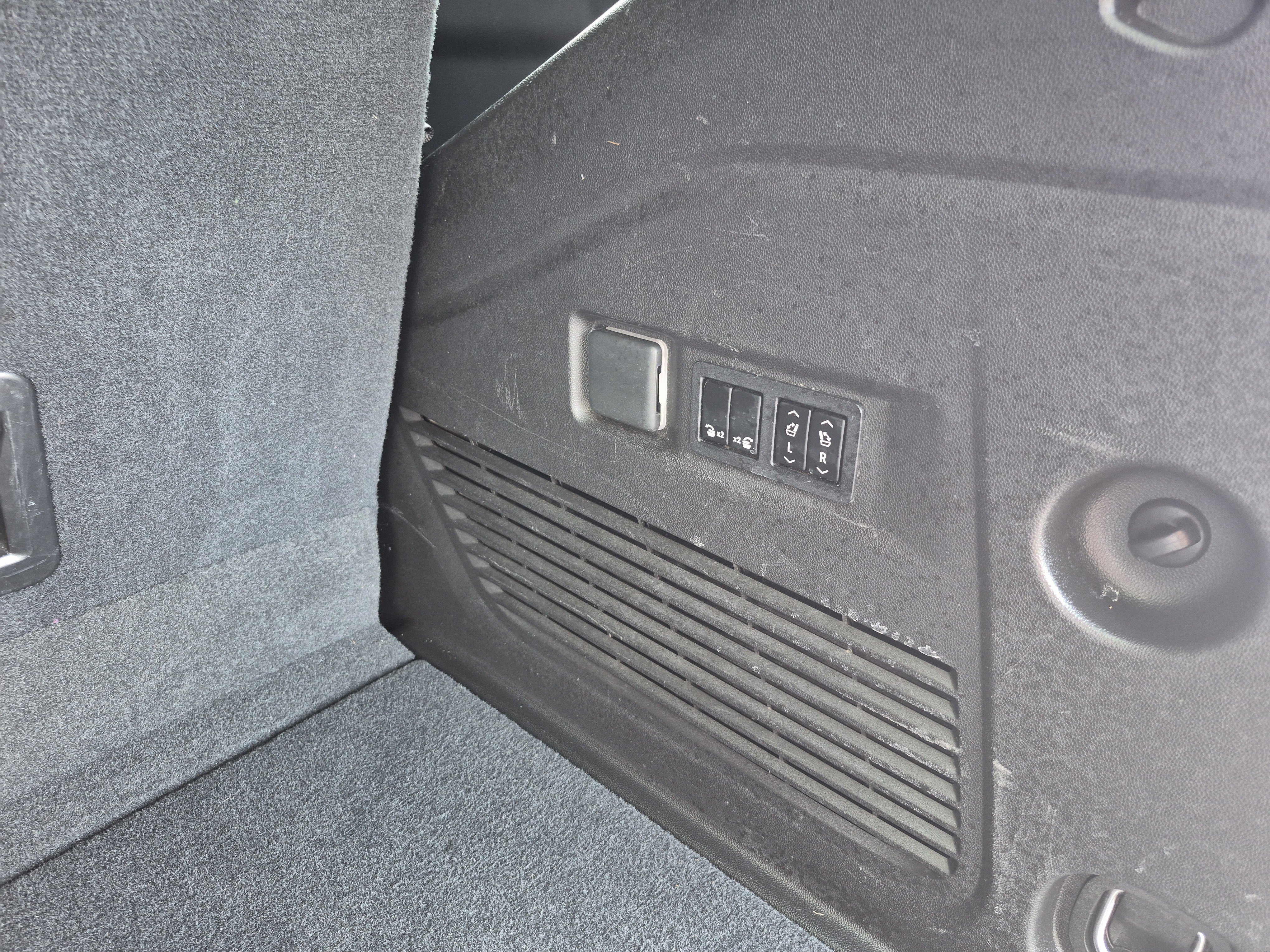 Used 2021 Chevrolet Tahoe LT w/ LT Signature Plus Package image 19