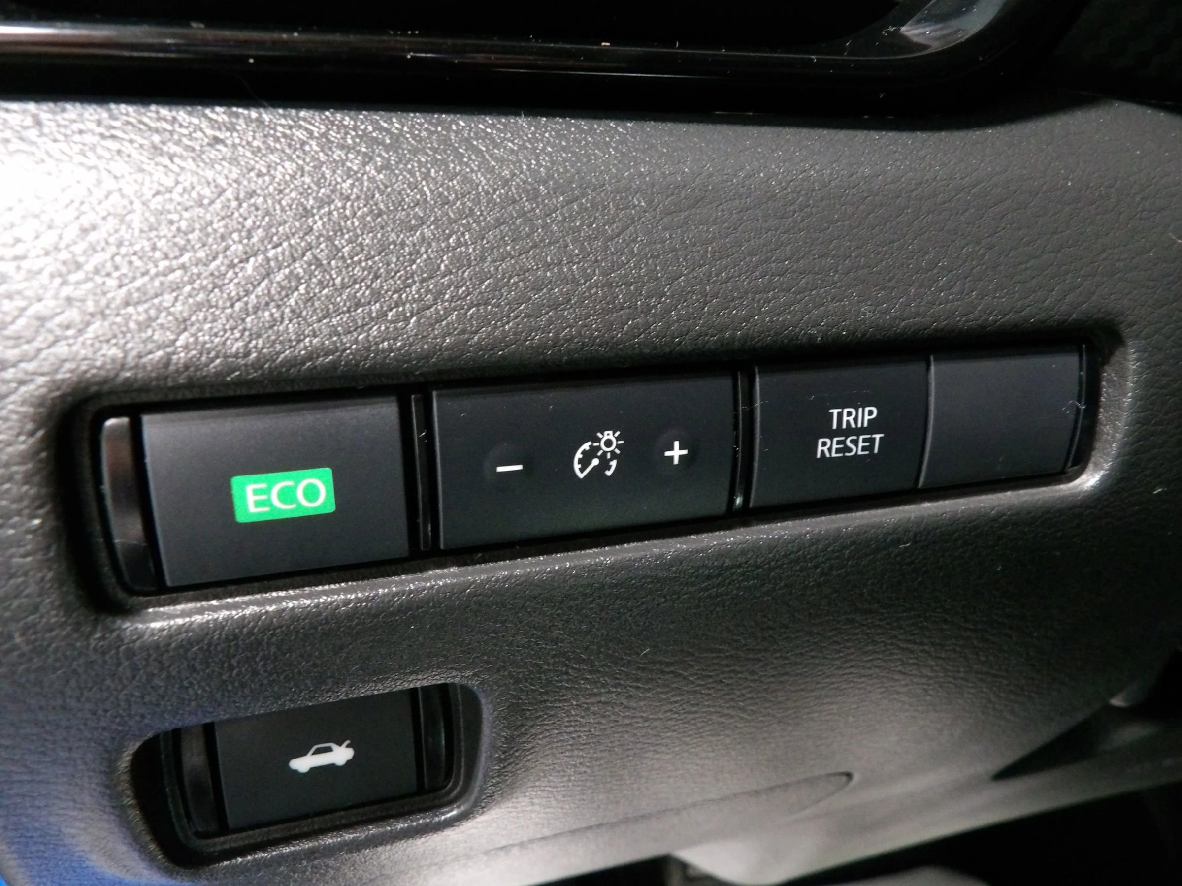 Used 2025 Nissan Sentra SV image 22