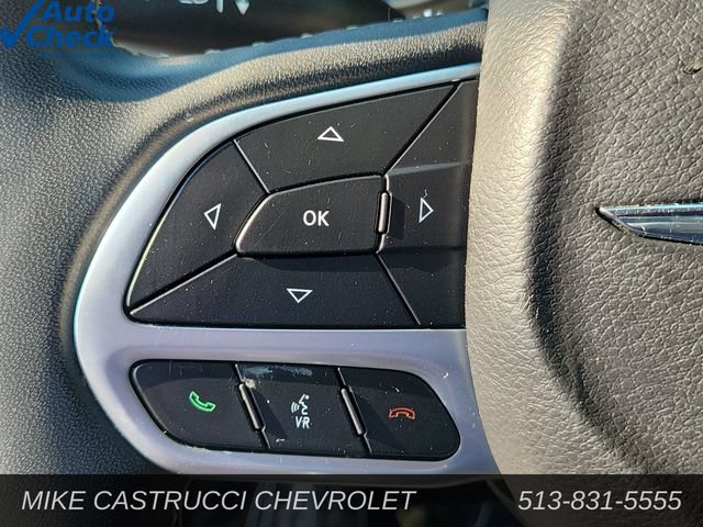Used 2022 Chrysler Pacifica Touring-L FWD image 13