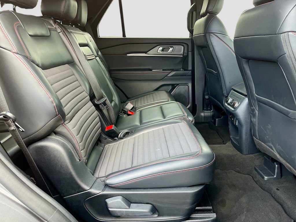 Used 2025 Ford Explorer ST-Line w/ ST-Line Street Pack image 27