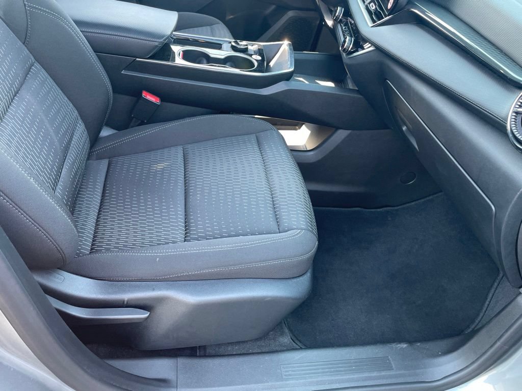 Used 2026 Chevrolet Equinox LT AWD/4WD image 11