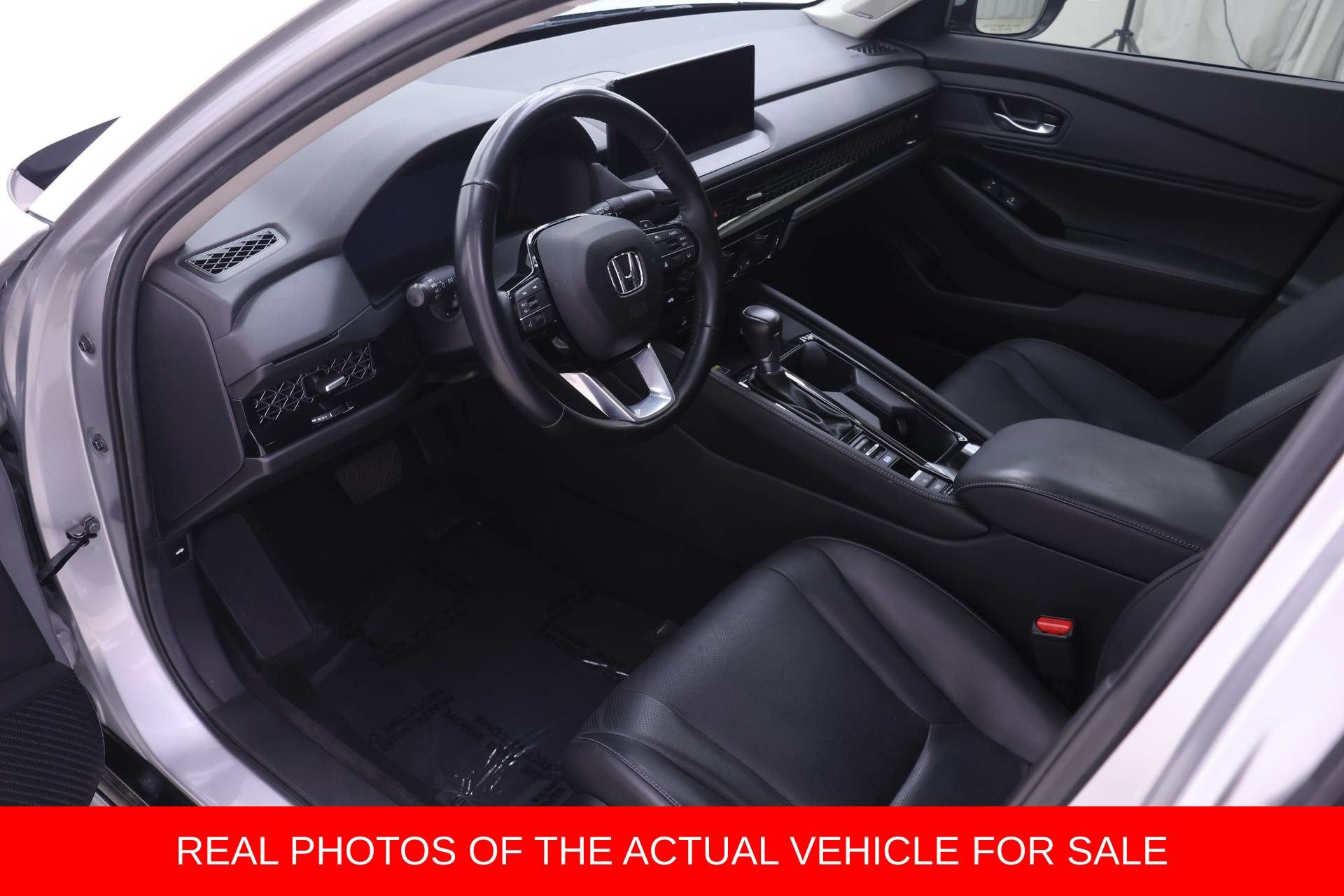 Used 2024 Honda Accord Touring image 3