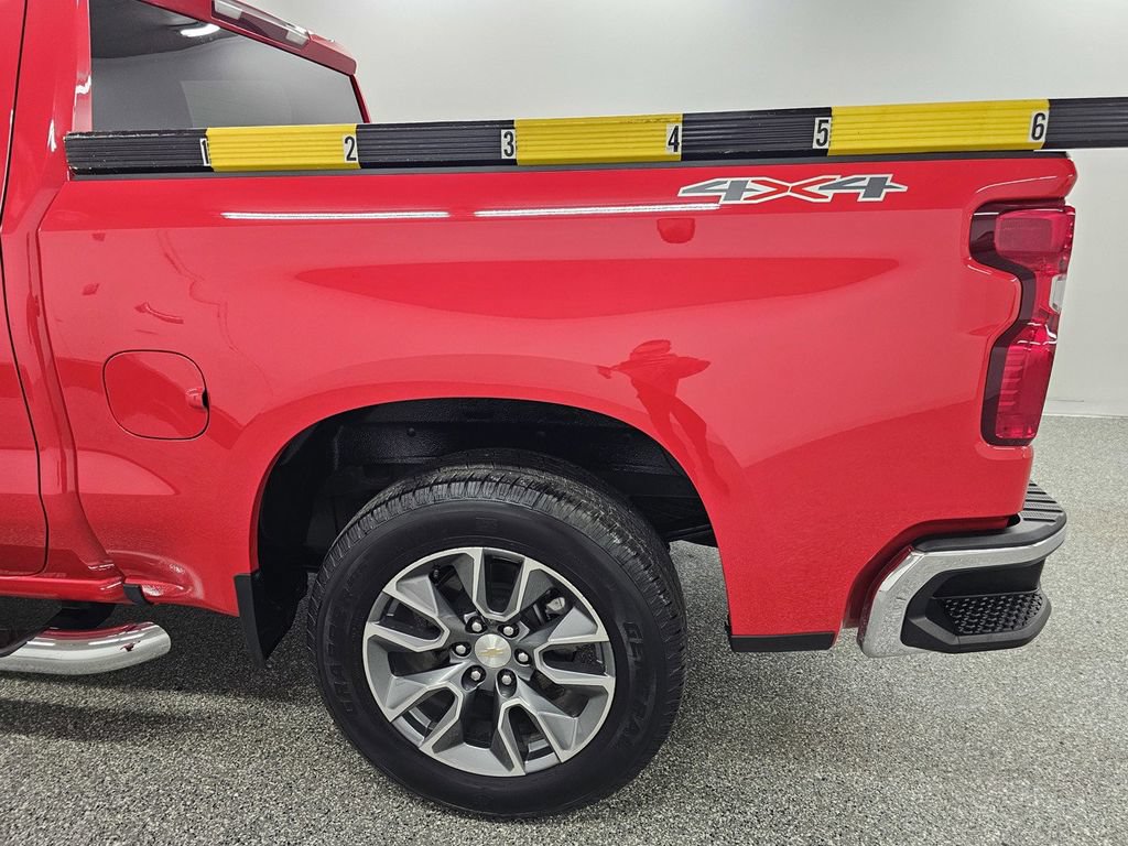 Used 2025 Chevrolet Silverado 1500 LT AWD/4WD image 8