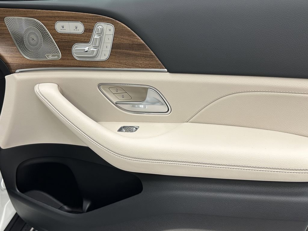 New 2026 Mercedes-Benz GLS 450 4MATIC image 17