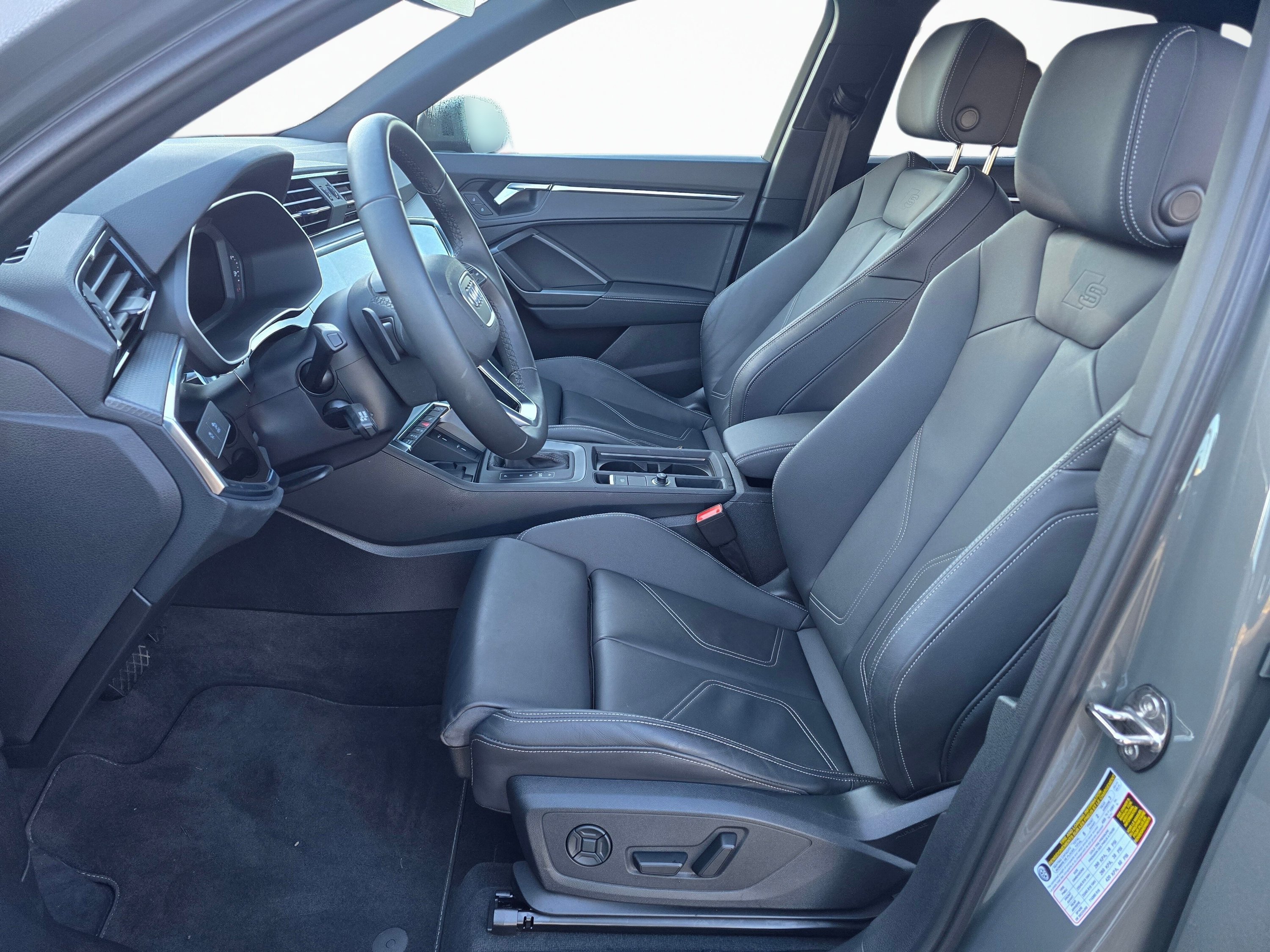 Certified 2025 Audi Q3 2.0T Premium AWD/4WD image 12