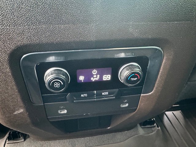 Used 2023 Chevrolet Tahoe Z71 image 13