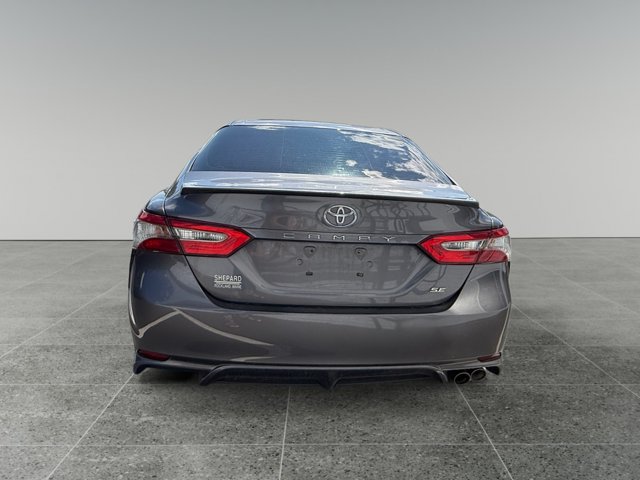 Used 2018 Toyota Camry SE w/ Moonroof Package FWD image 4