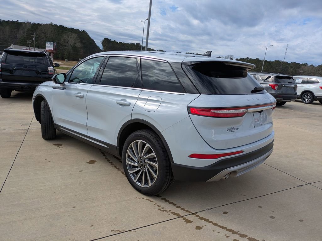 Used 2025 Lincoln Corsair Reserve image 6