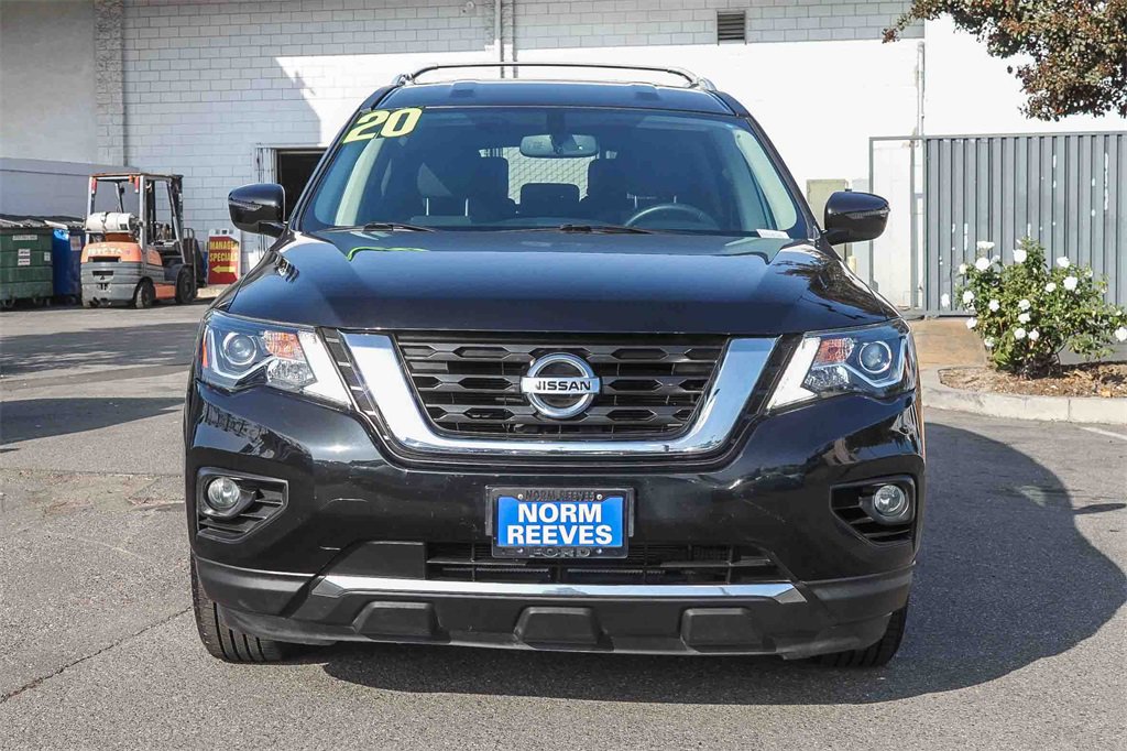 Used 2020 Nissan Pathfinder SV image 2