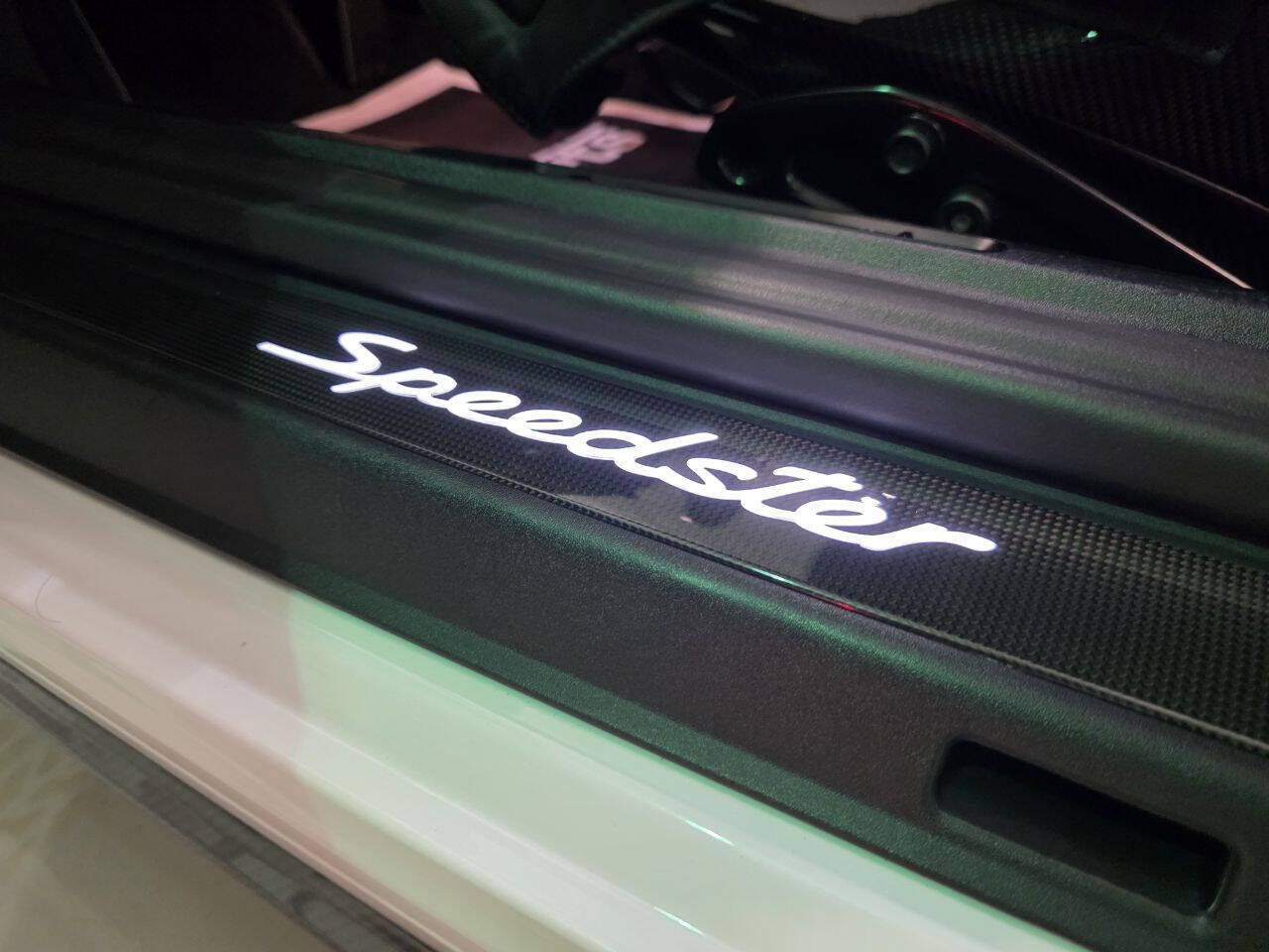 Used 2019 Porsche 911 Speedster RWD image 16