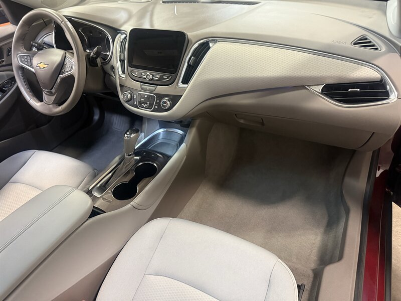 Used 2016 Chevrolet Malibu LT w/ Driver Confidence Package FWD image 13