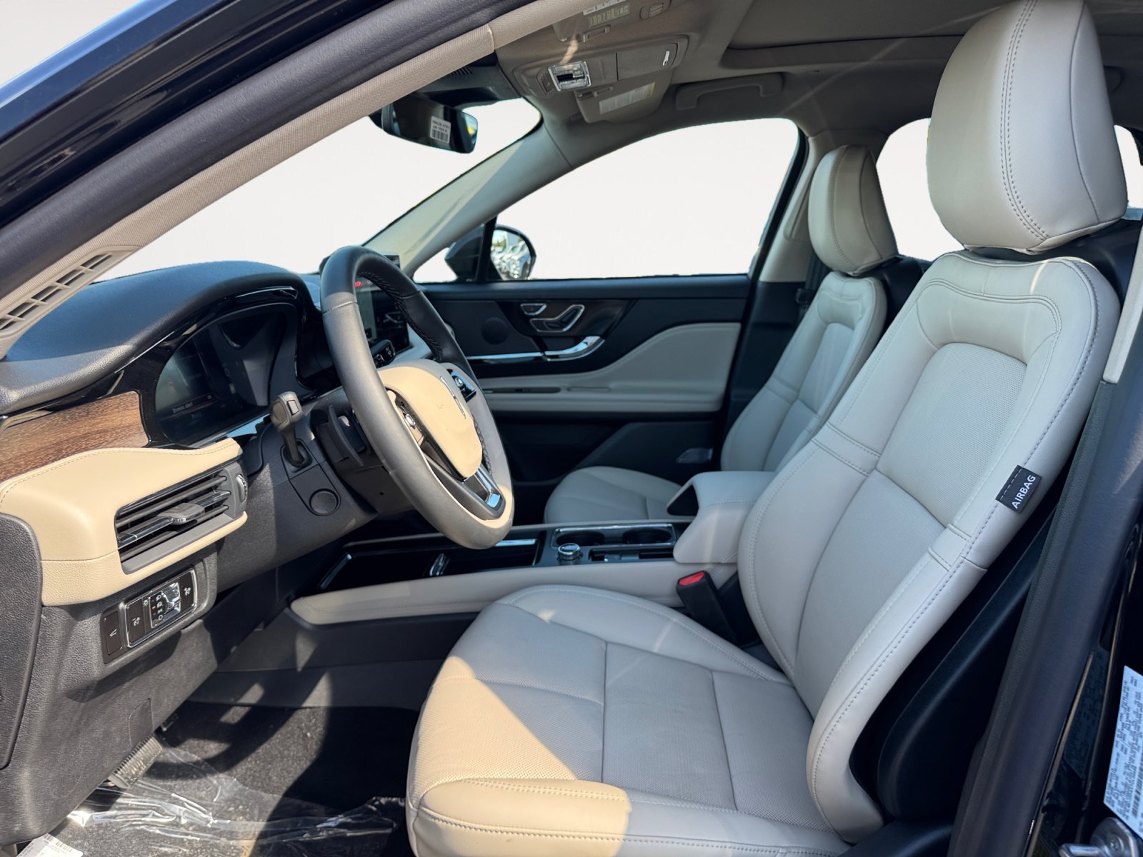 New 2026 Lincoln Corsair Reserve w/ Jet Appearance Package AWD/4WD image 11