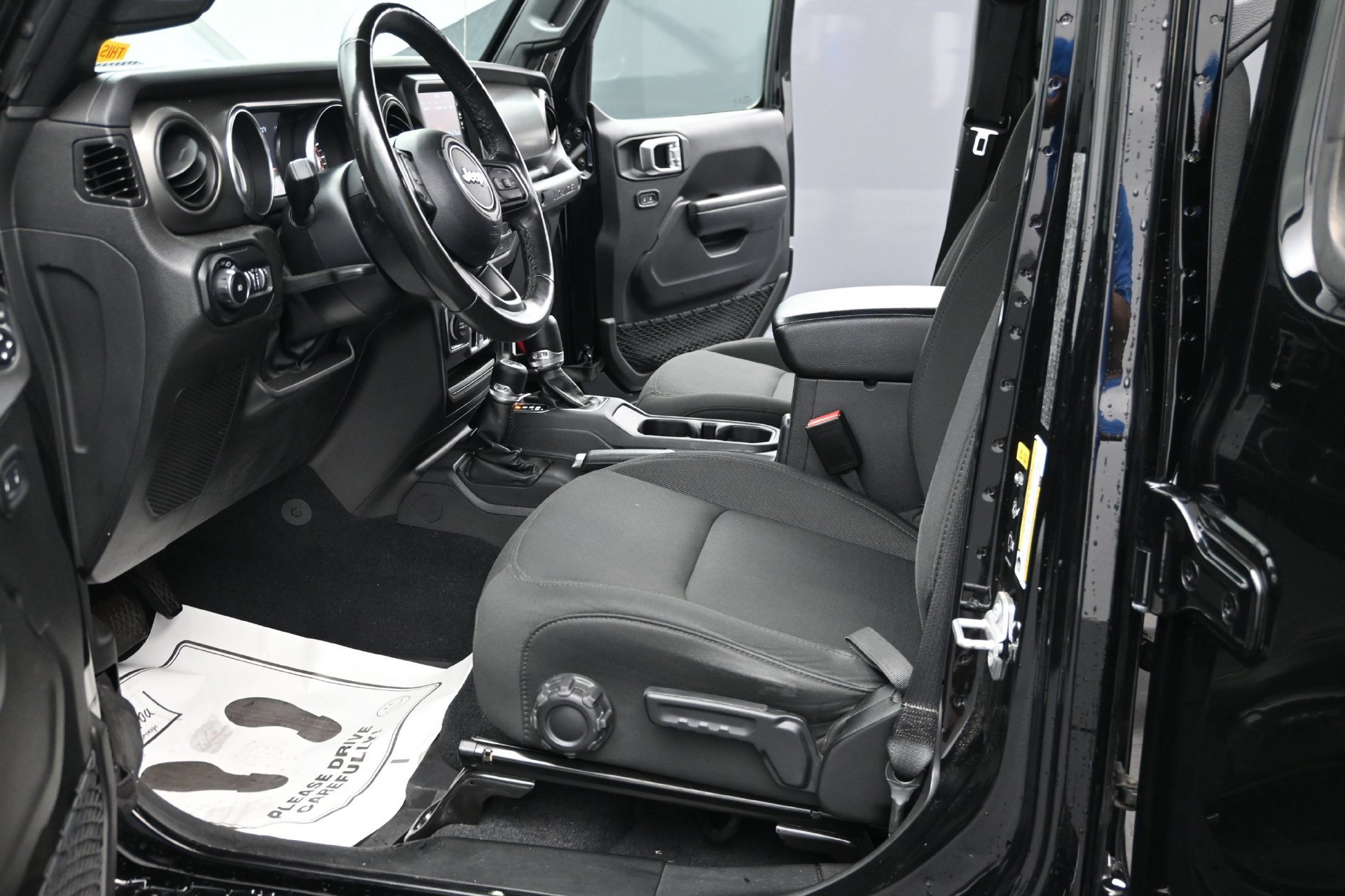 Used 2022 Jeep Wrangler Unlimited Sport AWD/4WD image 13