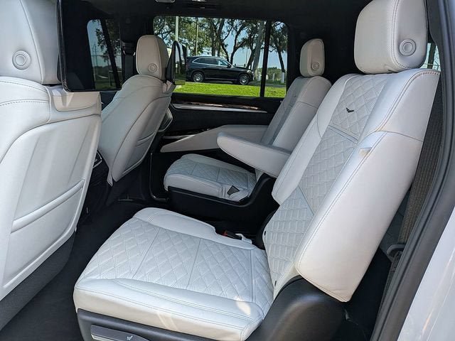 New 2026 Cadillac Escalade ESV Platinum Sport w/ LPO, ONYX Package AWD/4WD image 16
