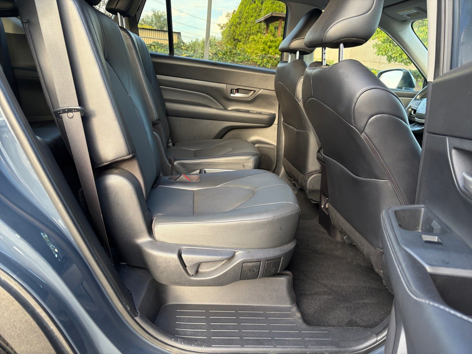 Used 2025 Toyota Grand Highlander AWD image 26