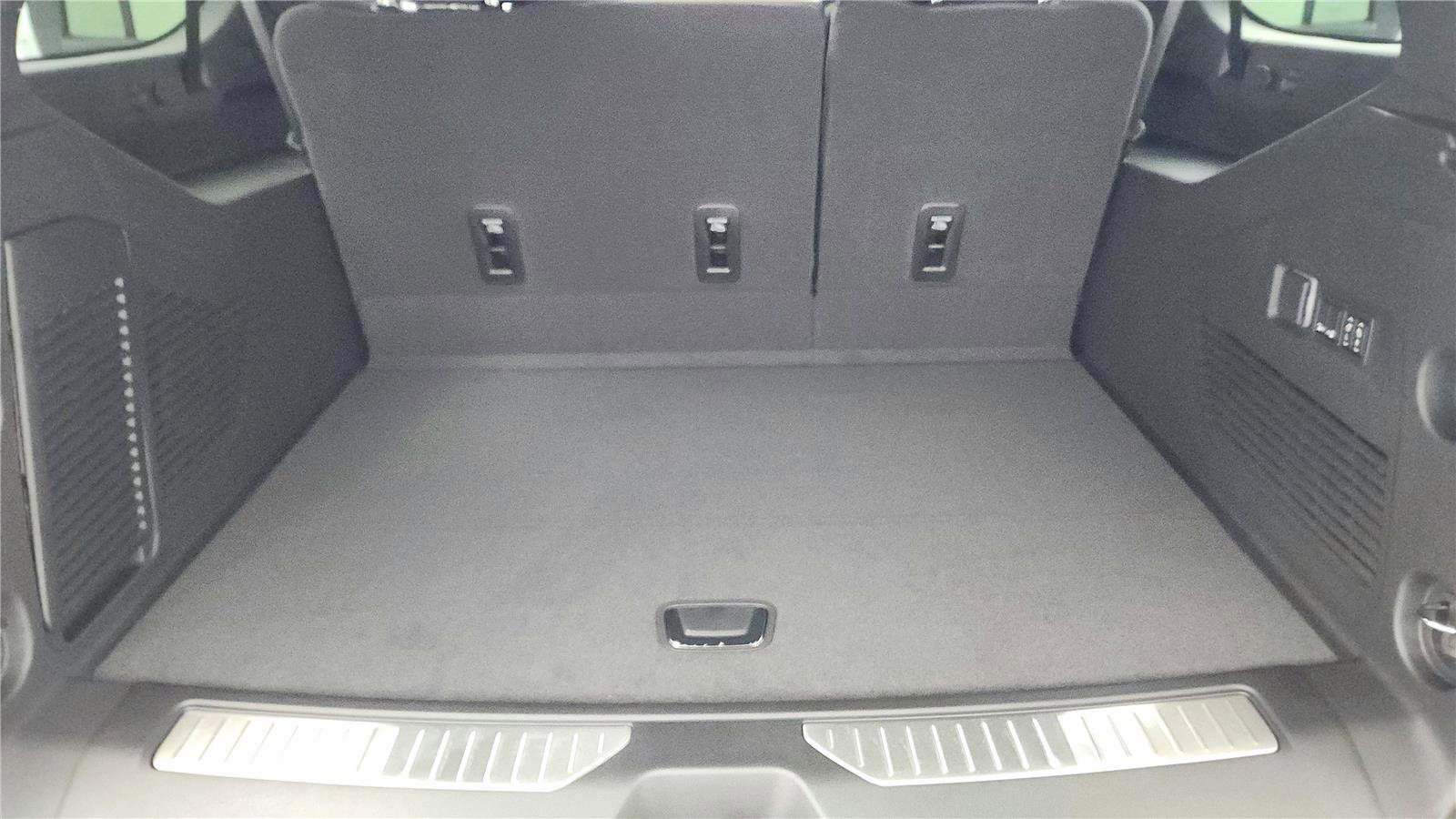 New 2026 Chevrolet Suburban Premier image 10