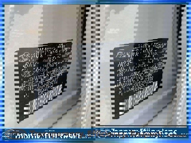 Used 2025 Genesis G70 2.5T image 19